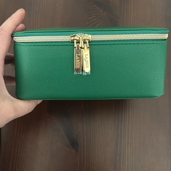 La Mer Skincare Set in Green Case - Picture 8 of 8